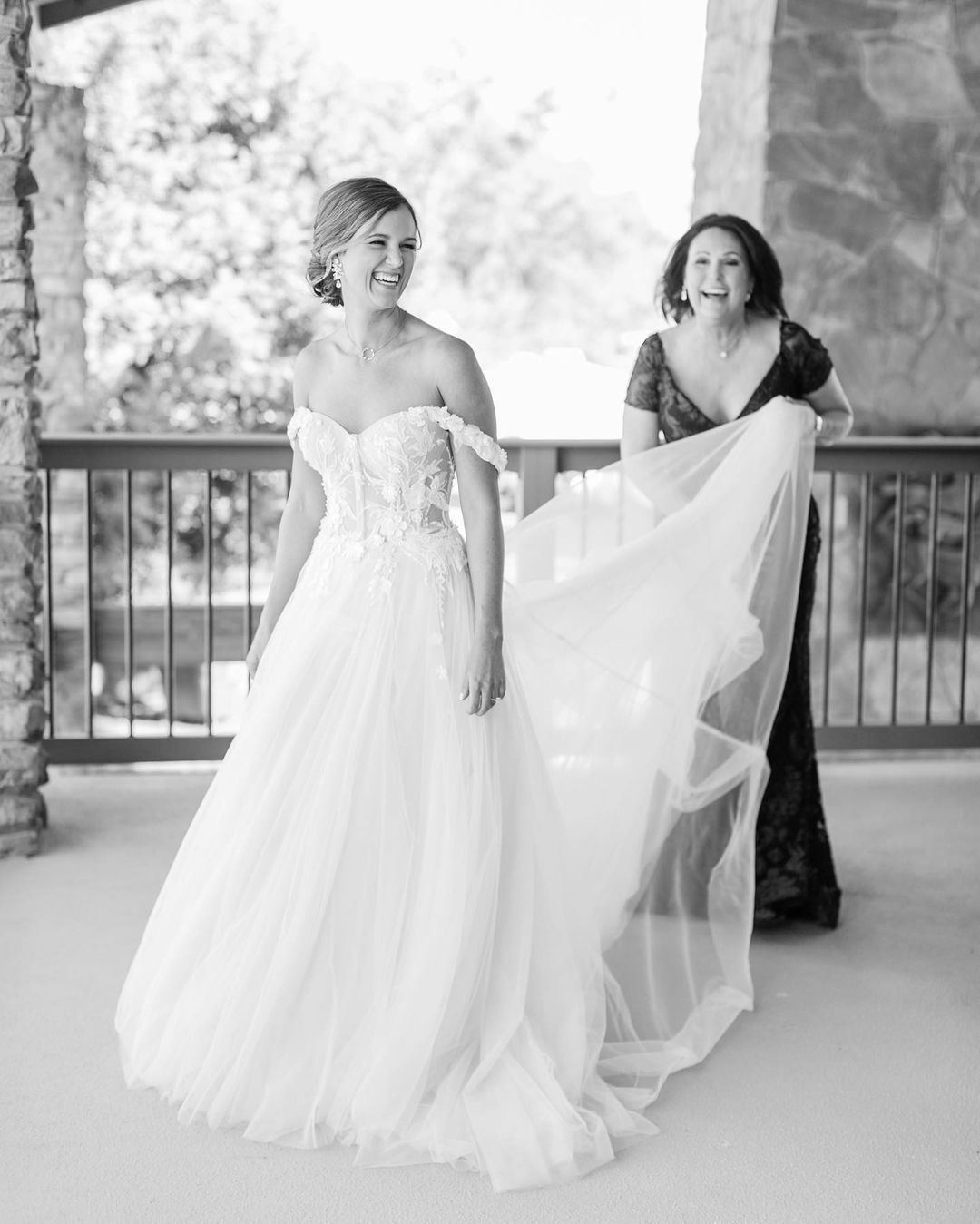 Alex Marries Bret Wearing Berta!. Desktop Image