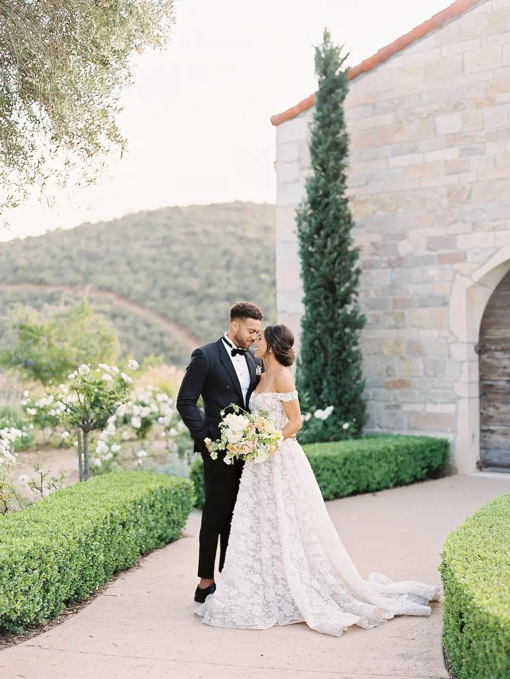 As Seen In: Style Me Pretty - Romantic Countryside Wedding Inspiration. Desktop Image