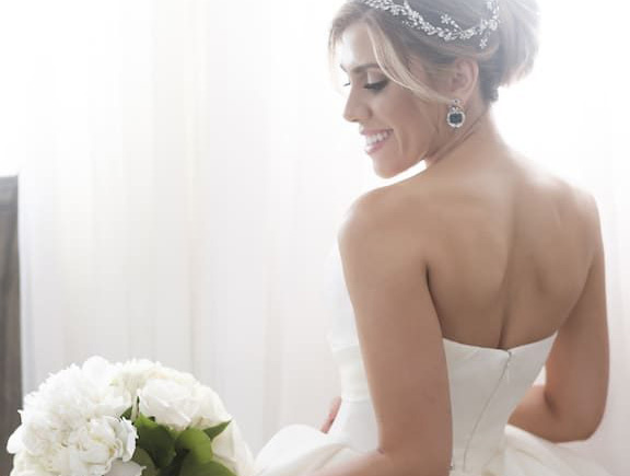 Lovella Bride&#39;s in Maria Elena Accessories. Desktop Image