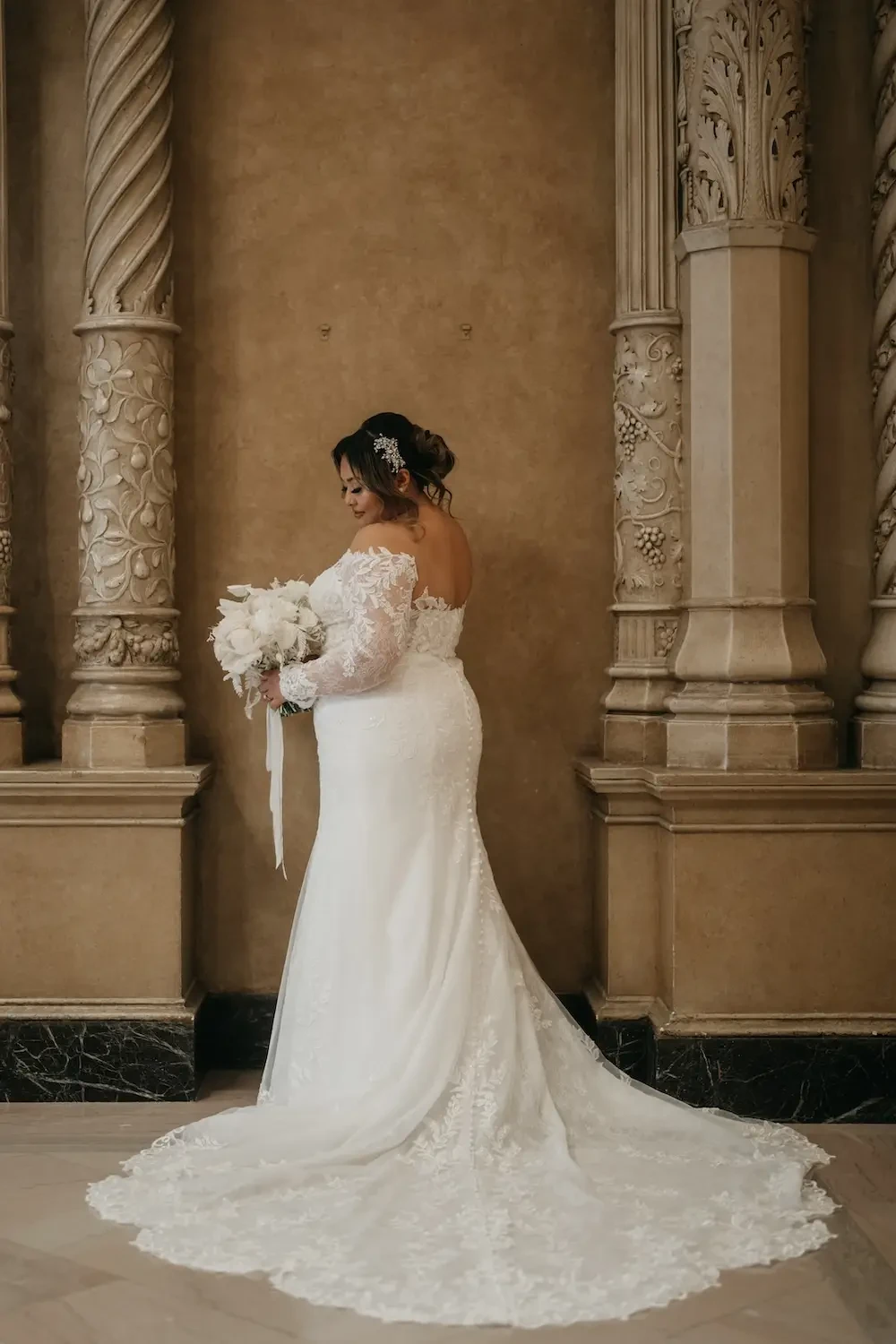 Aivanna Wears Off The Shoulders Lace Wedding Dress with Long Sleeves Image
