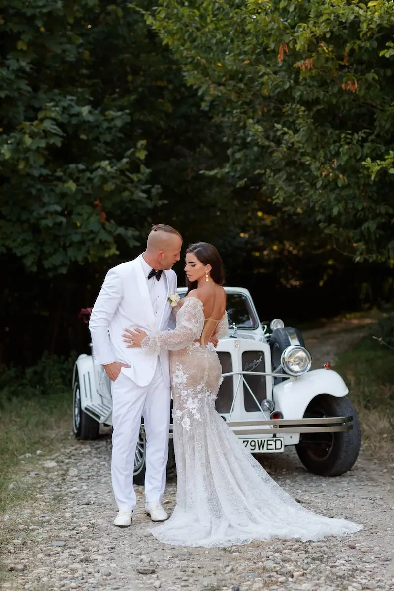 Georgiana Wears Lace Wedding Dress With Removable Sleeves Image