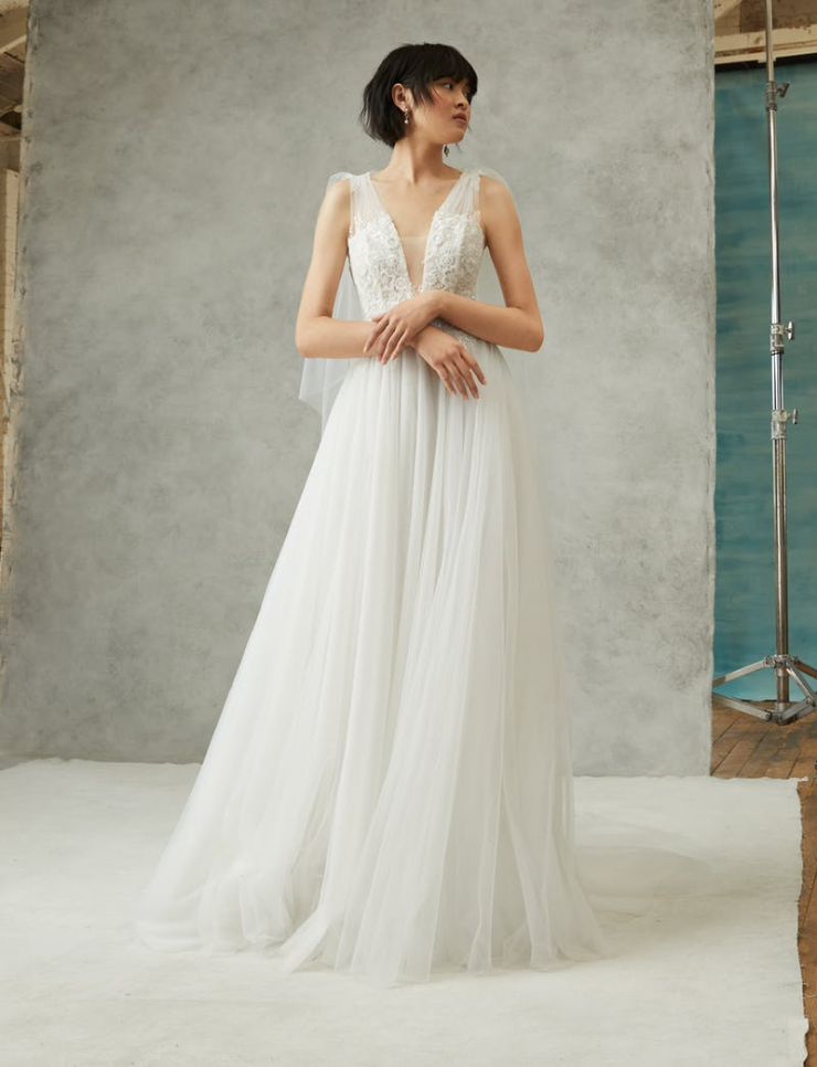 For the Romantic Bride: Lace, Softness &amp; Detail Image