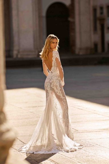 2020 Wedding Dress Trends. Desktop Image