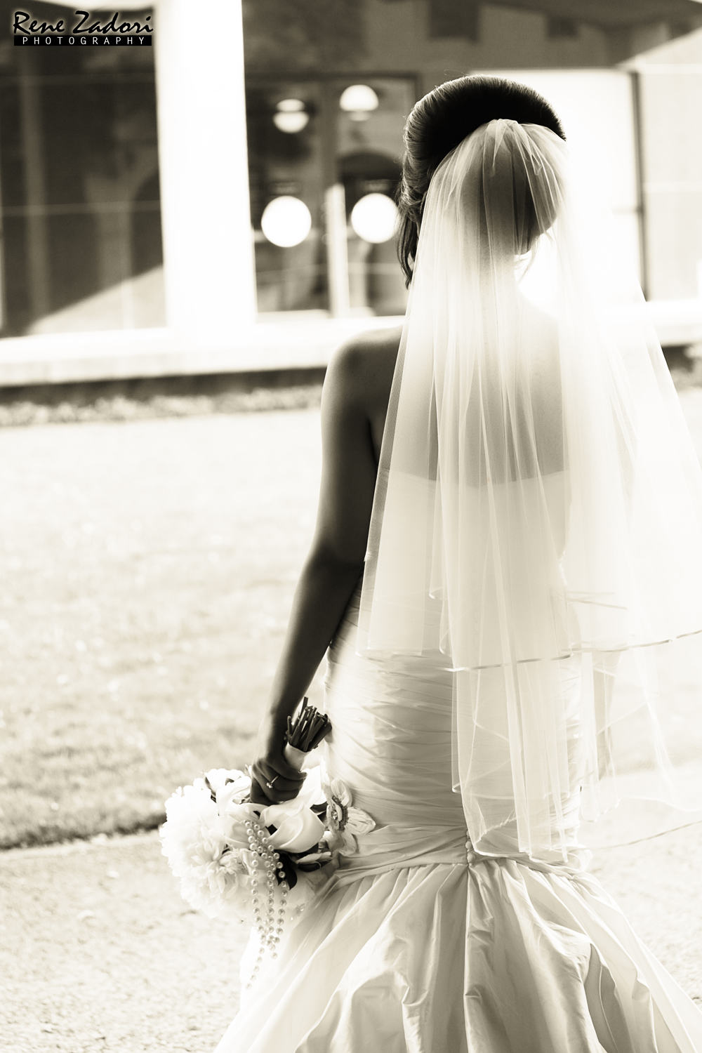 lovella-bride-in-ines-di-santo-wedding-dress