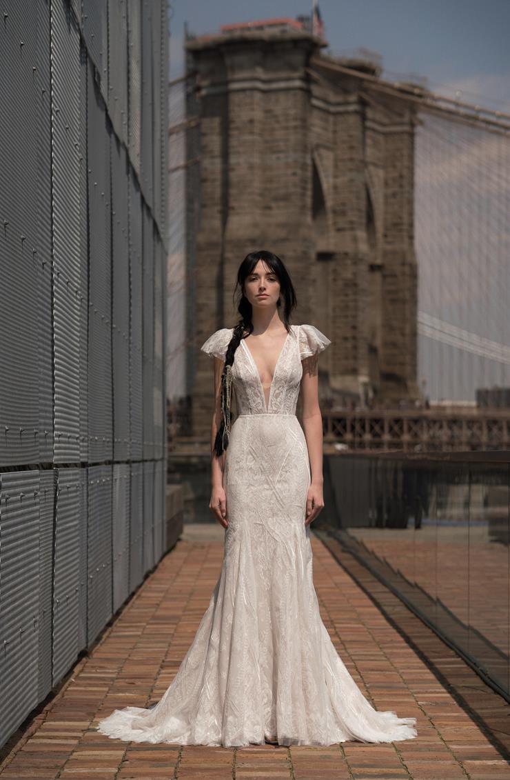 Alyne by Rita Vinieris
