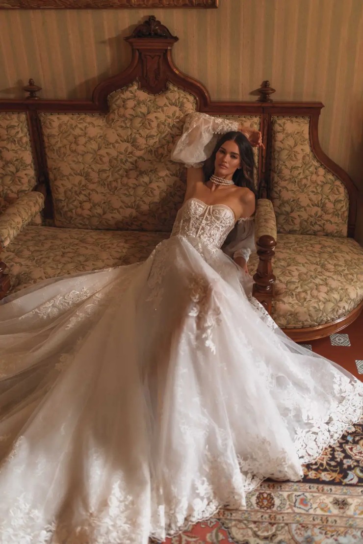 Berta Lovella Bridal