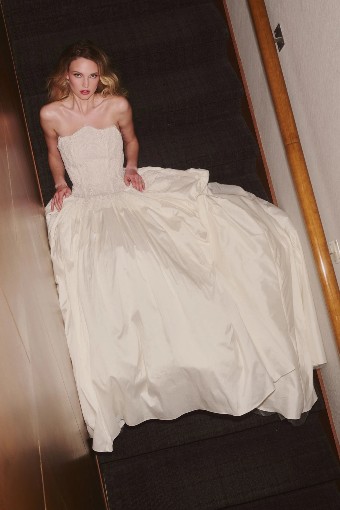 V by Veronica Di Santo The Ceremony #1 thumbnail
